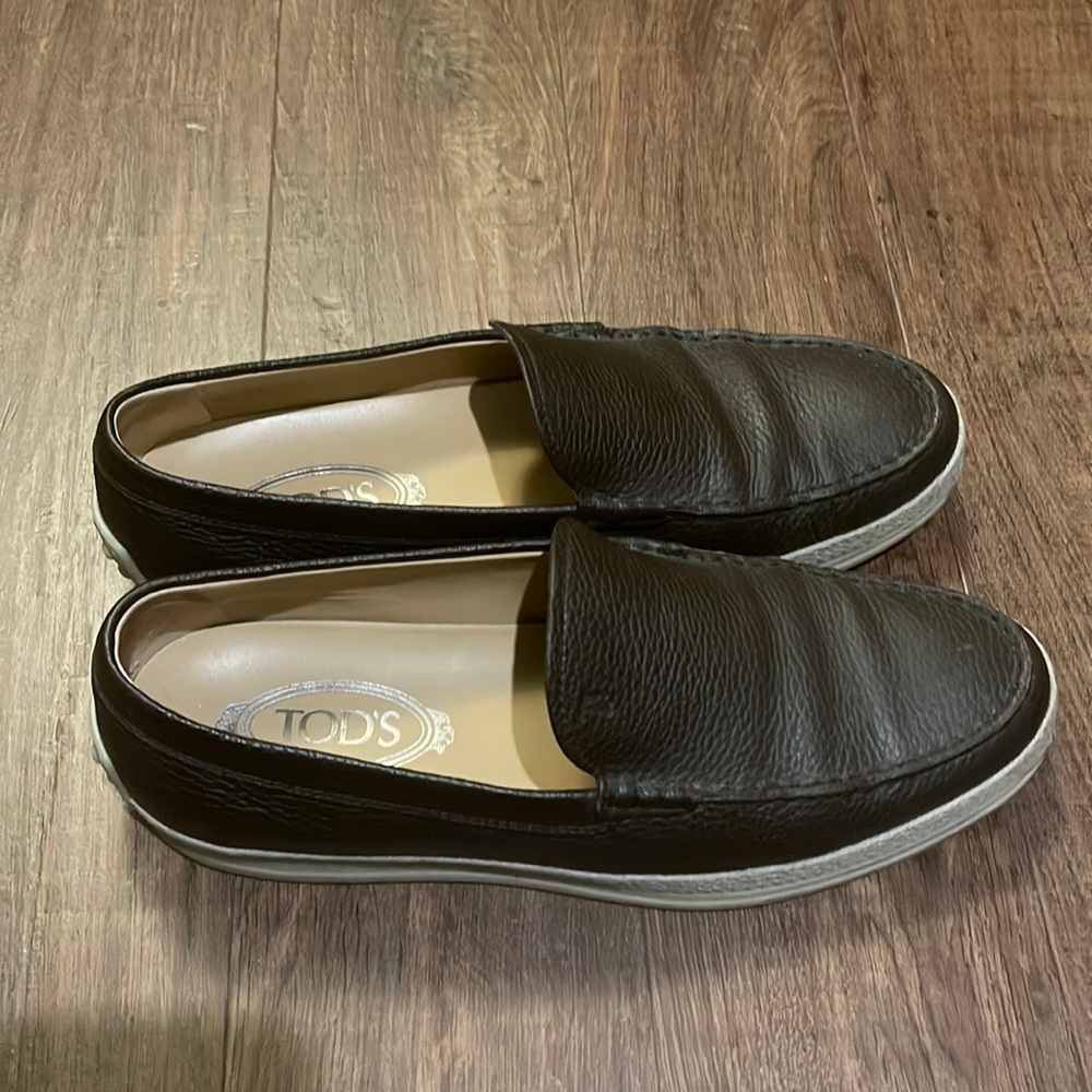 Tod’s Mens Driving Loafer - Size 8.5 - Brown with braided detailing